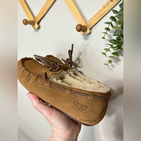 Ugg Dakota Chesnut Slippers Size 31 (1) - Picture 2 of 5